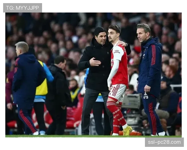 特写：布伦特福德前锋托尼进球后指向天空，告慰日前去世的球迷